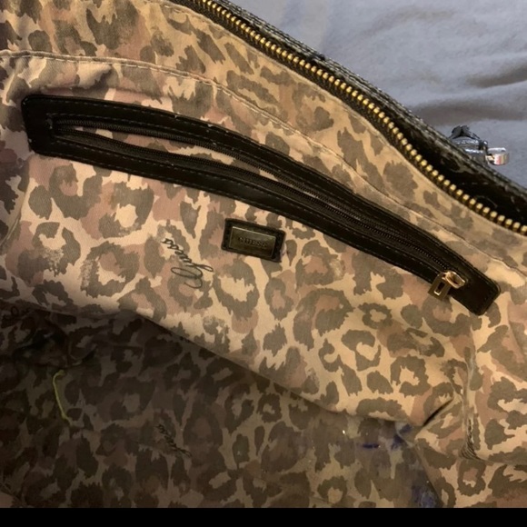 Guess Tote Bag - Picture 6 of 9